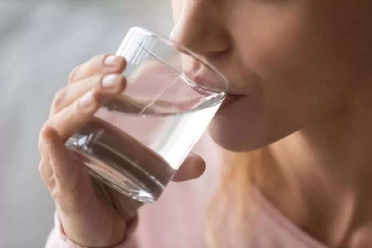 Berapa Liter Kebutuhan Air Putih Harian yang Tepat Berdasarkan Berat Badan?