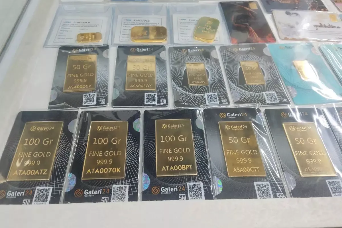 Harga Emas Antam UBS dan Galeri24 di Sahabat Pegadaian Kompak Turun