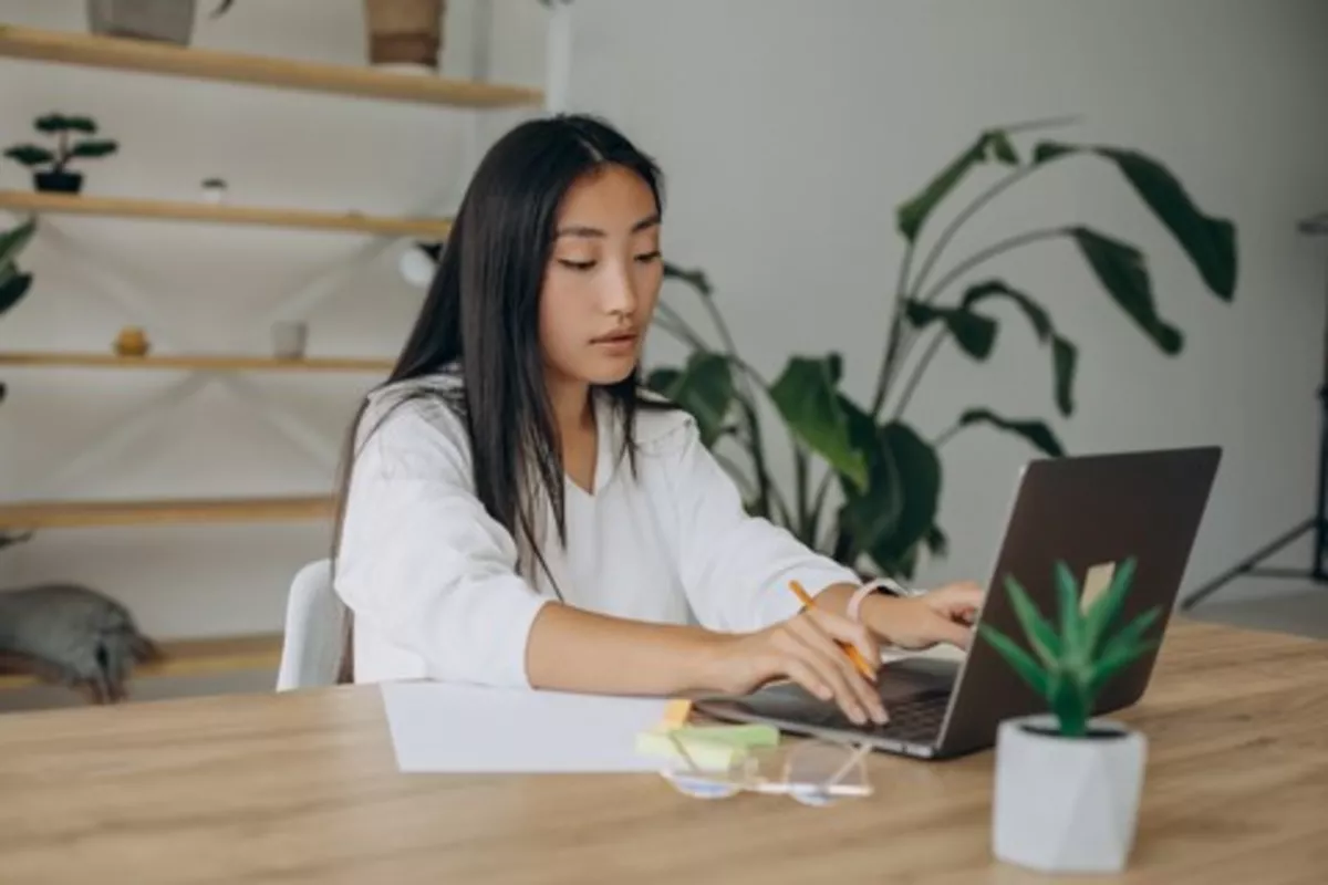 10 Rekomendasi Side Hustle Gen Z Paling Cuan di 2026