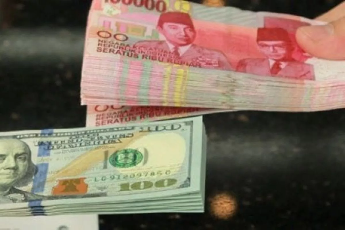 Nilai Tukar Rupiah Melemah Turun Menjadi 17.930 Per Dolar AS