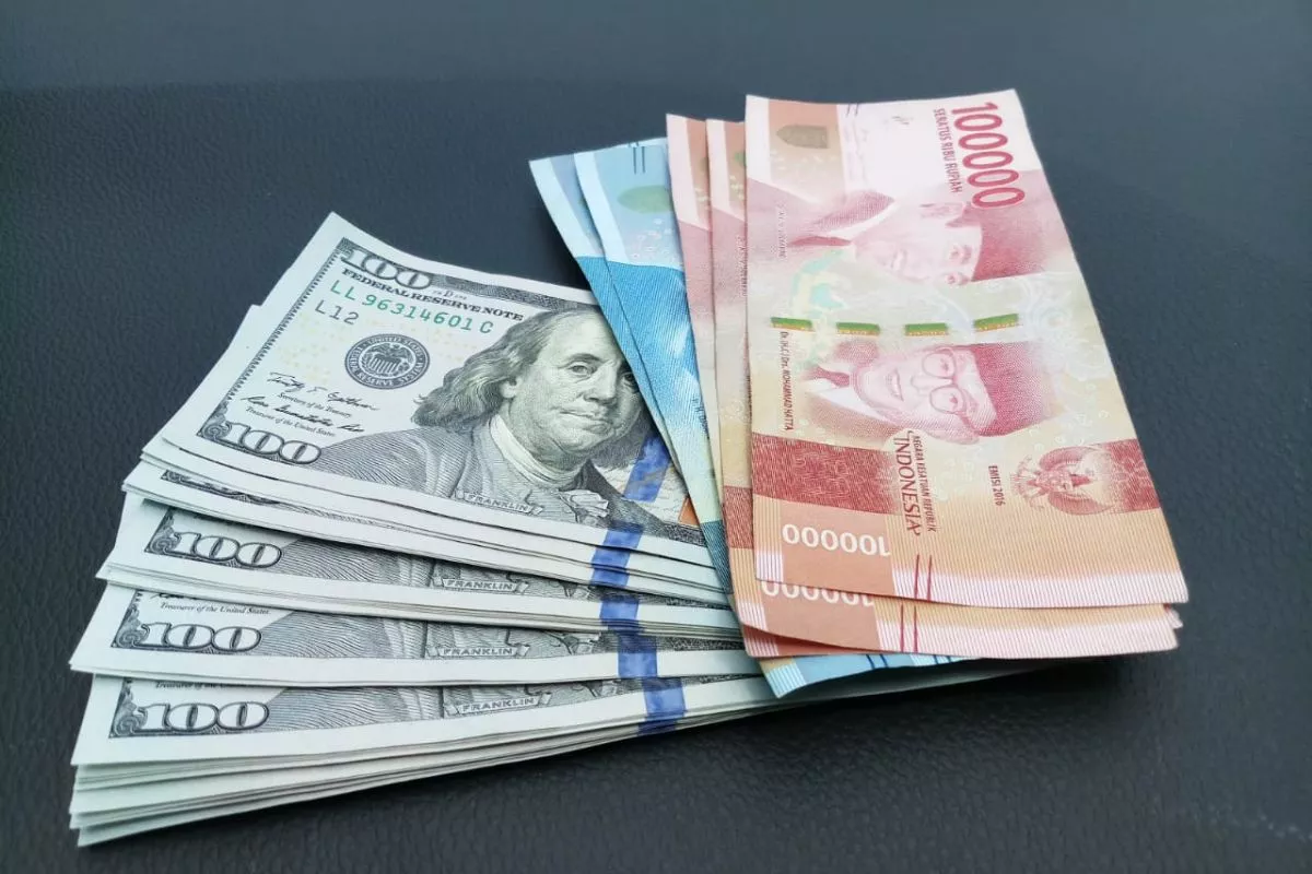 Rupiah Melemah Tipis ke Rp 17.933 per Dolar AS Jumat Pagi