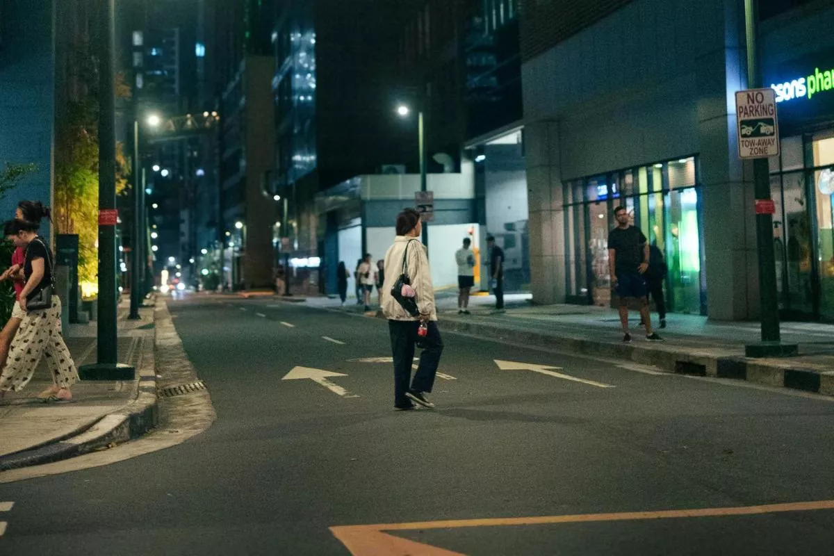 Jalan Kaki Sehat: 10 Manfaat Jalan Malam Bagi Metabolisme Tubuh