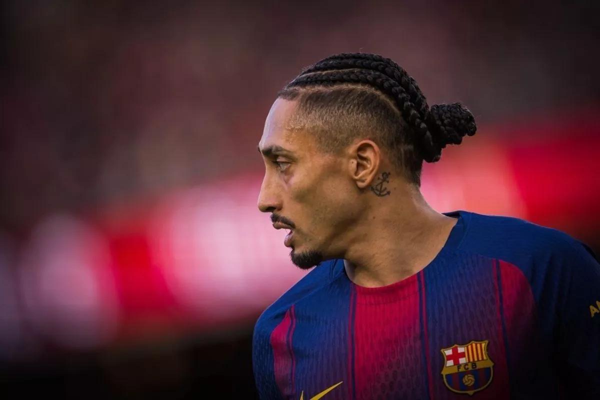 Barcelona Gilas Rayo Vallecano, Raphinha Kapten Teladan