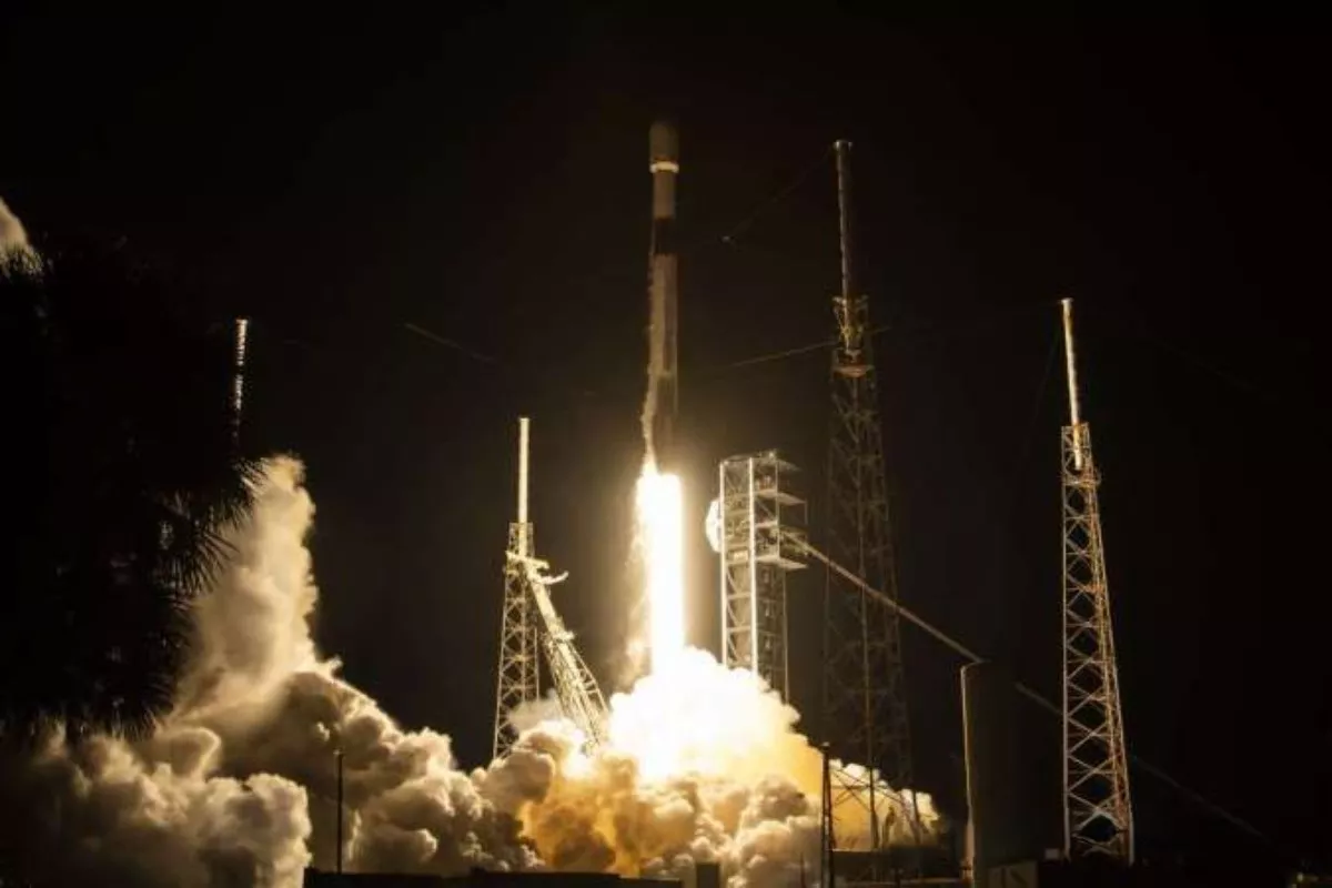 Foxconn Meluncurkan Satelit Generasi Kedua Gunakan SpaceX Falcon 9