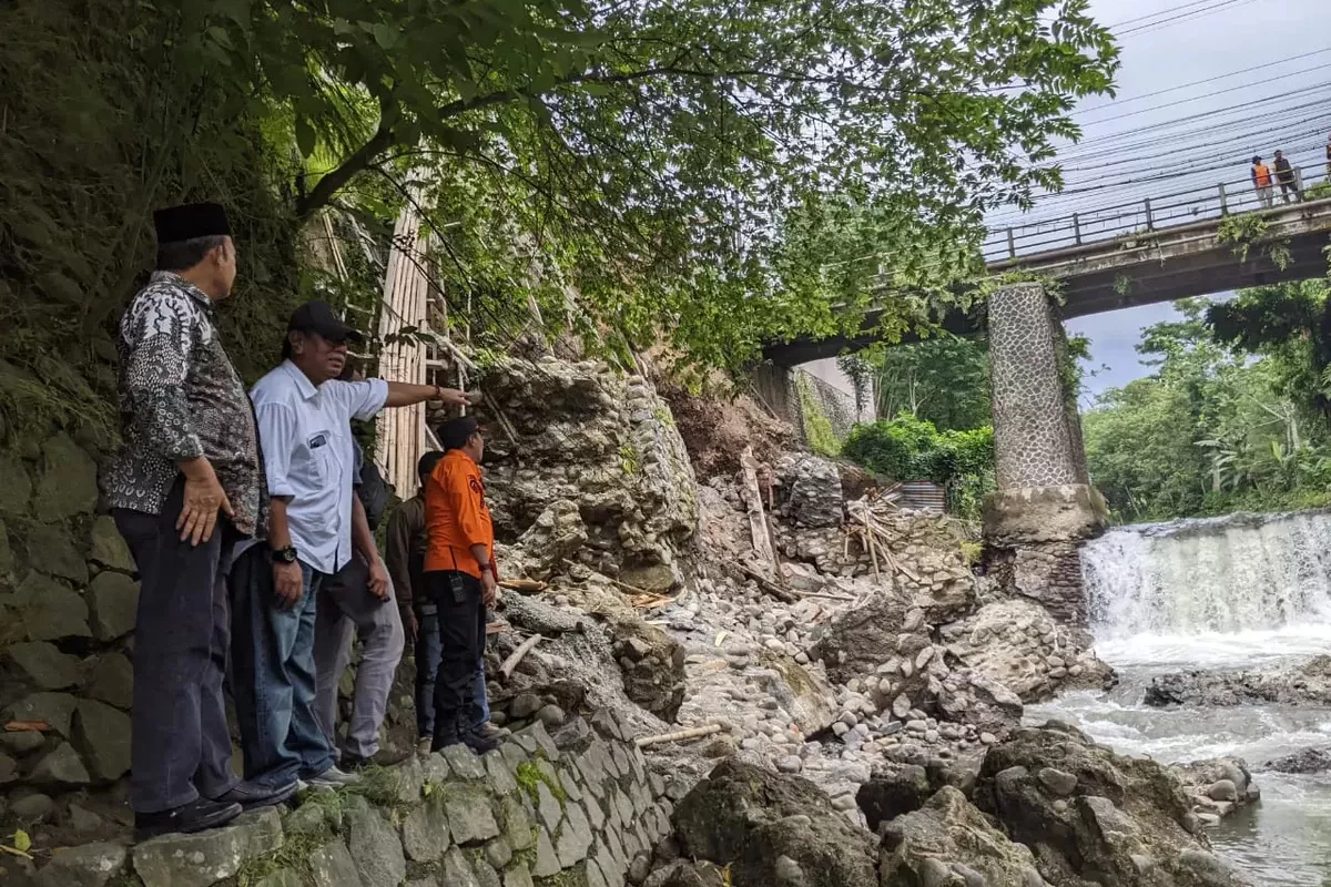 Proyek Perkuatan Tebing Sungai Pelus Menggunakan APBN Tanpa Nominal