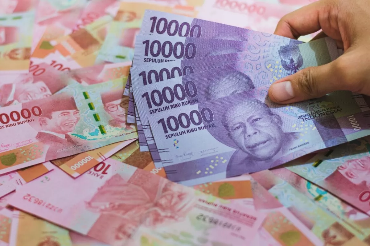 Tengah Hari, Rupiah Terkoreksi 0,2 Persen, Asia Bervariasi