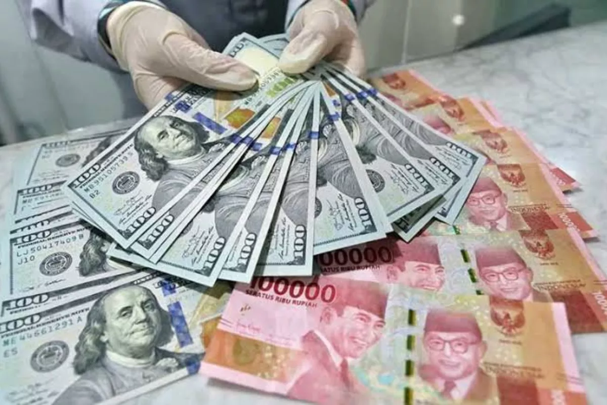 Nilai Tukar Rupiah Ditutup Menguat ke Level Rp 17.679 per Dolar AS