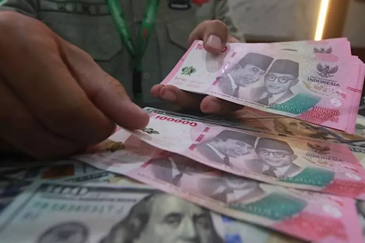 Kurs Rupiah Berpotensi Melemah hingga Rp17.660 per Dolar AS Hari Ini