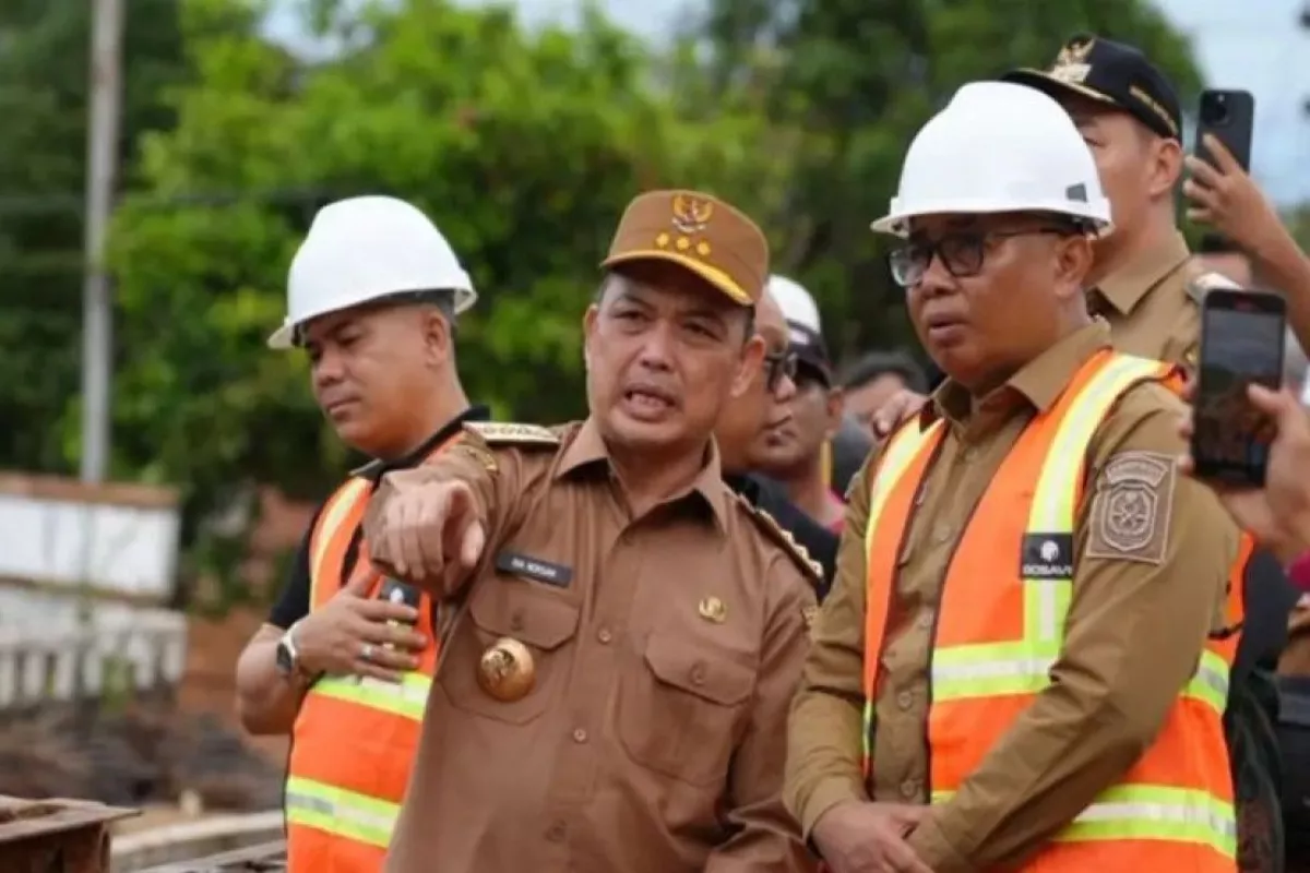 Pemprov Kalbar Percepat Perbaikan Jalan Rusak di Sintang