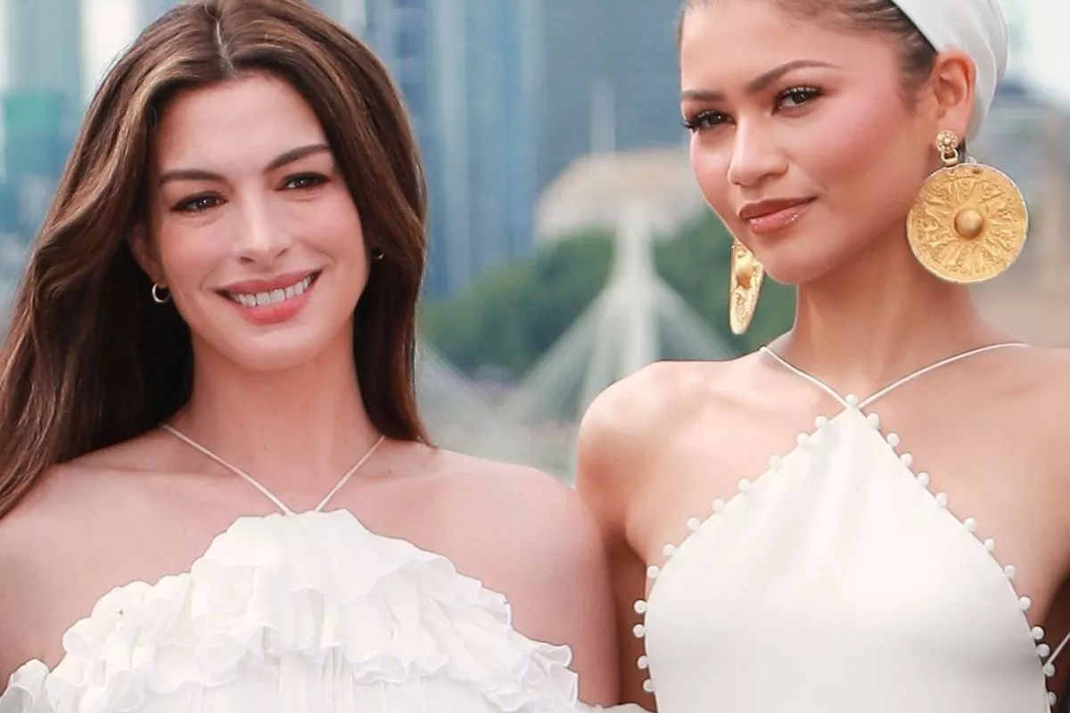 Gaya Modis Anne Hathaway dan Zendaya Pakai Baju Model Halter Neck