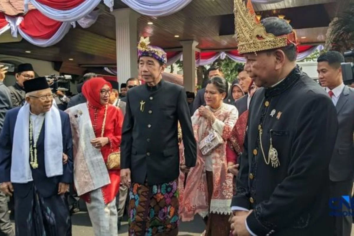 Jokowi, Ma'ruf Amin, dan Dewi Soekarno Hadiri HUT ke-81 RI di Istana