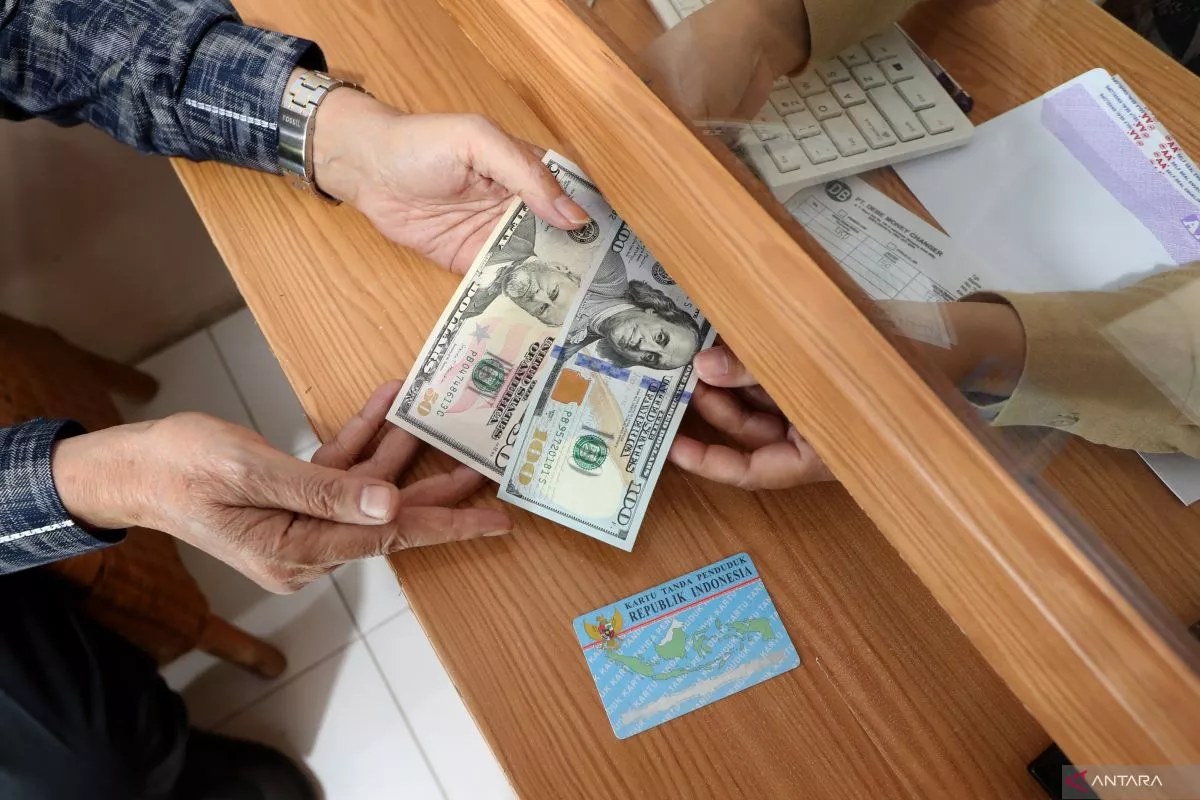 Pergerakan Rupiah Tertekan Akibat Isu Geopolitik Negosiasi AS Dan Iran