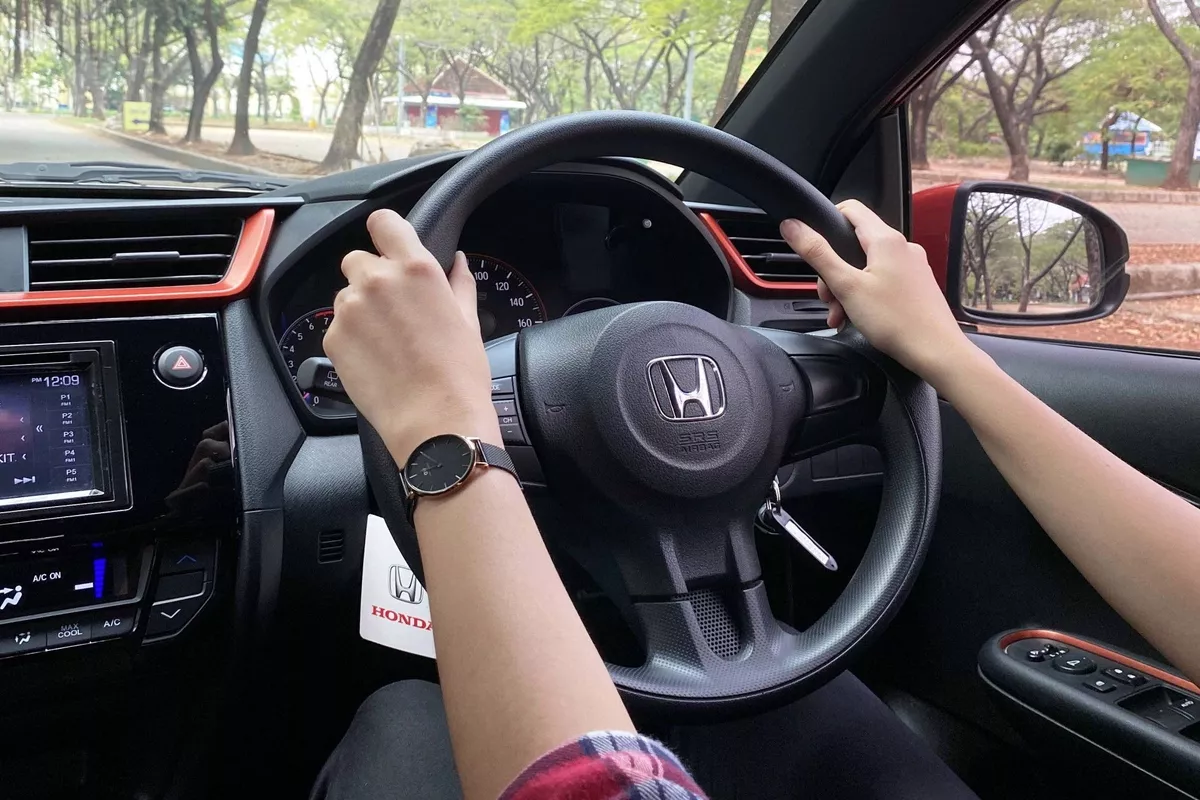 Panduan Belajar Mengemudi Mobil Pemula Dari Nol