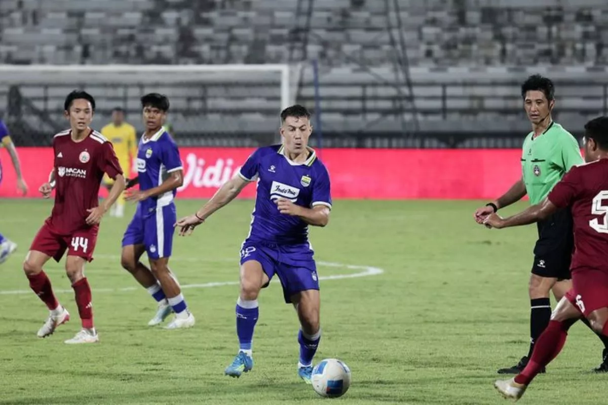 Rekomendasi Judul  Reaksi Igor Tolic Usai Mariano Peralta Cetak Gol Pertama Persib