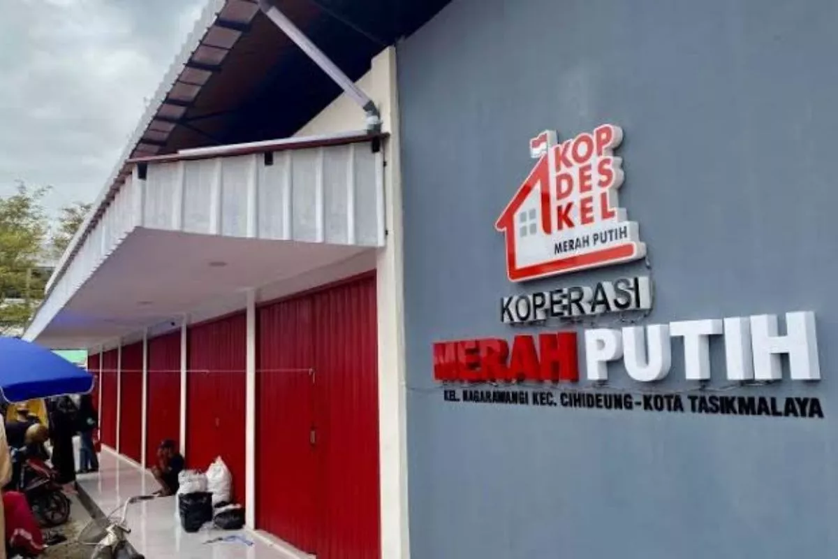 Menkop Beberkan Tahapan Pembangunan Koperasi Desa Merah Putih