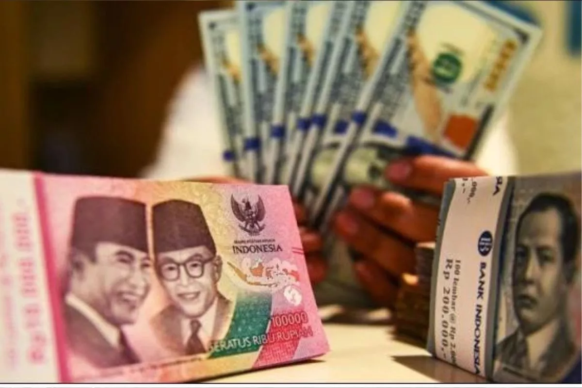 Awal Perdagangan 30 Juni: Rupiah dan IHSG Kompak Terperosok