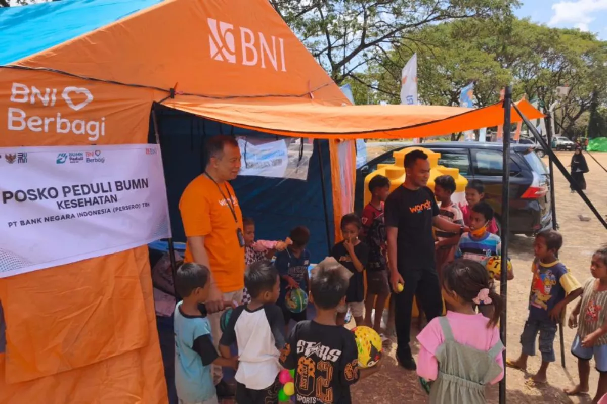 Posko Peduli BNI Hadir Dampingi Anak Korban Bencana Gempa NTT Tersenyum