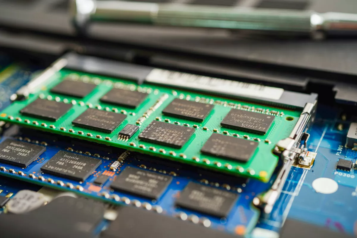 Produsen Alihkan DRAM ke HBM AI Harga Memori DDR4 Naik 50 Persen