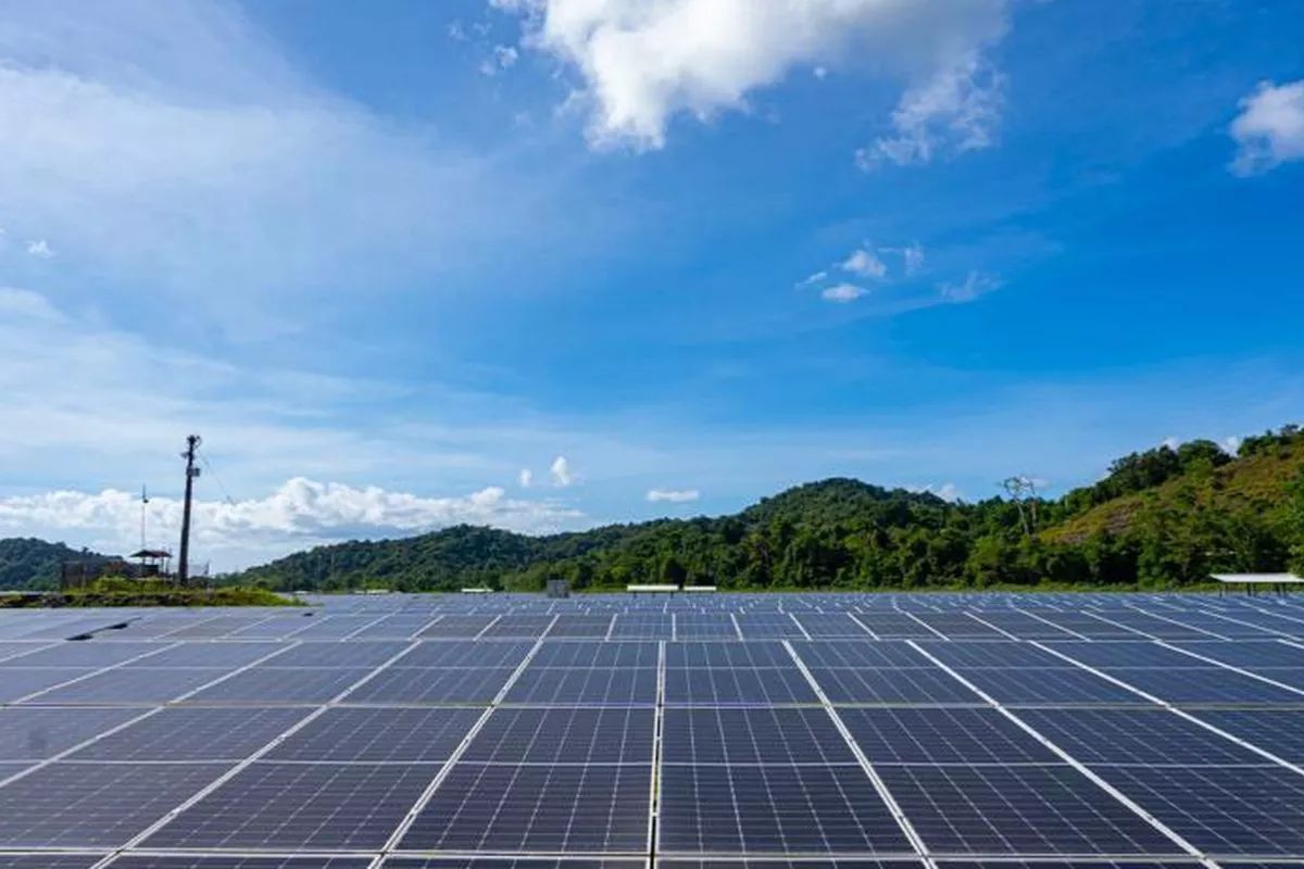 Pemerintah Siapkan 24 Ribu Hektare Lahan Jawa demi PLTS 100 GW