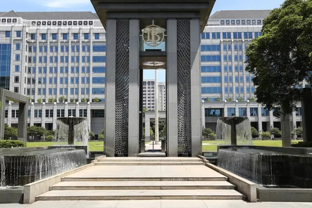 BI-Rate Diproyeksi Bertahan 5,75 Persen Imbas Tekanan Rupiah