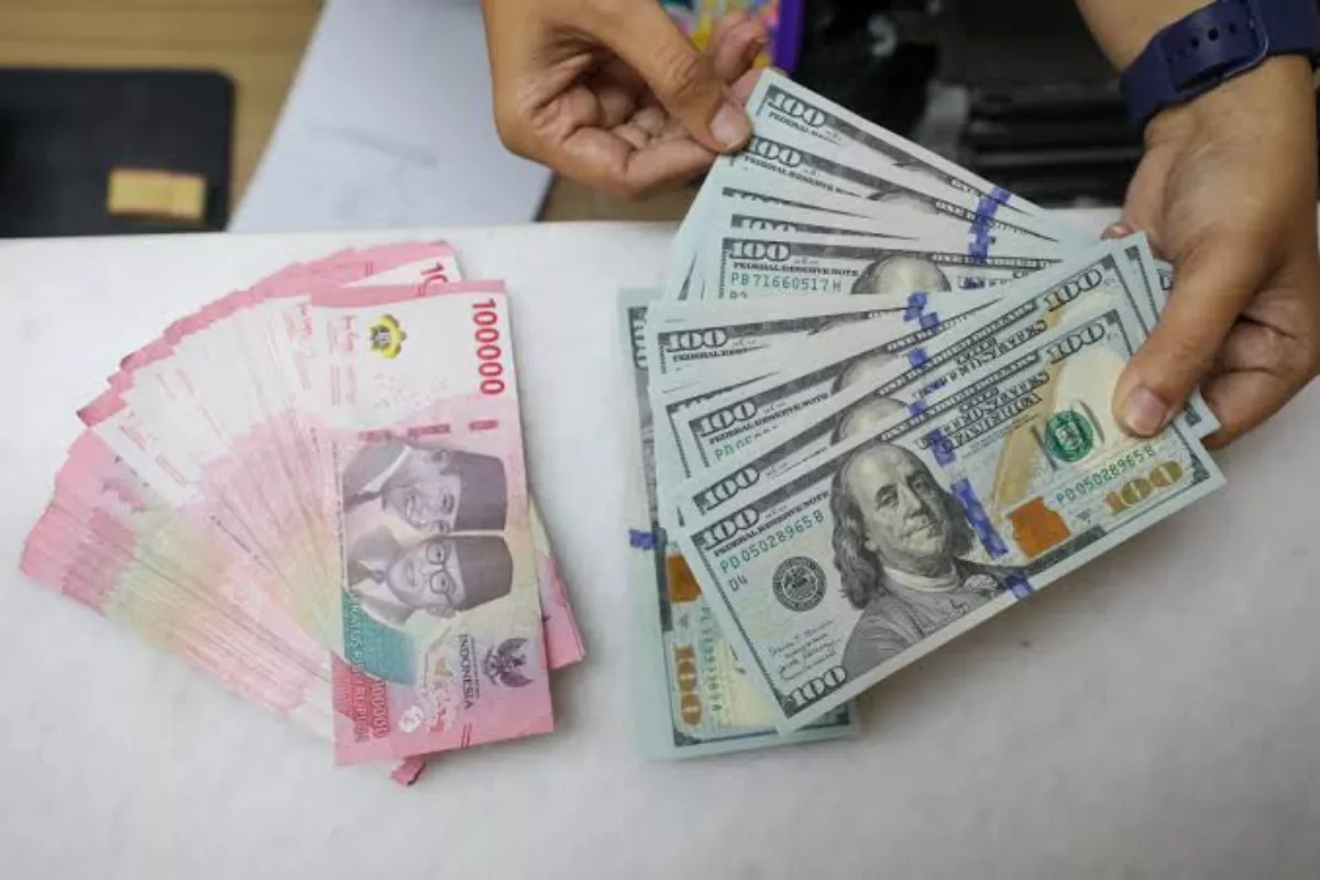 Rupiah Ditutup Melemah ke Rp 18.027 per Dollar AS pada Selasa