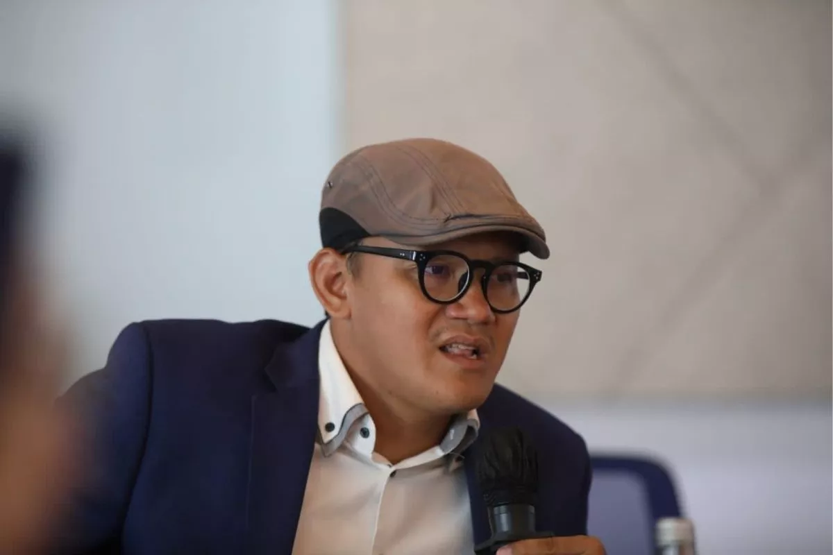 Guru Honorer Butuh Gaji Layak, Bukan Hibah Motor Listrik BGN