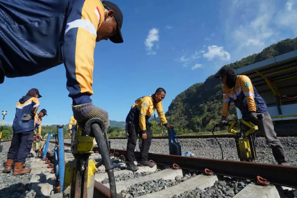 Menhub Dorong Swasta Garap Kereta Trans Sumatra 478 Km Tanpa APBN
