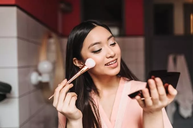 Inovasi Hybrid Makeup Rilis Cushion 3 in 1 dengan Kandungan Skincare