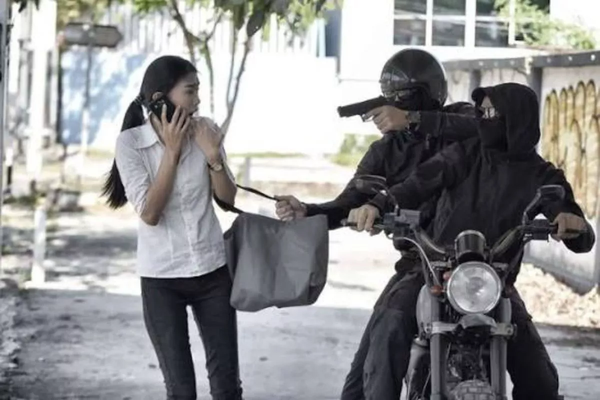 Aksi Jambret Bermotor PCX Merah Sasar Calon Pengantin di Palembang