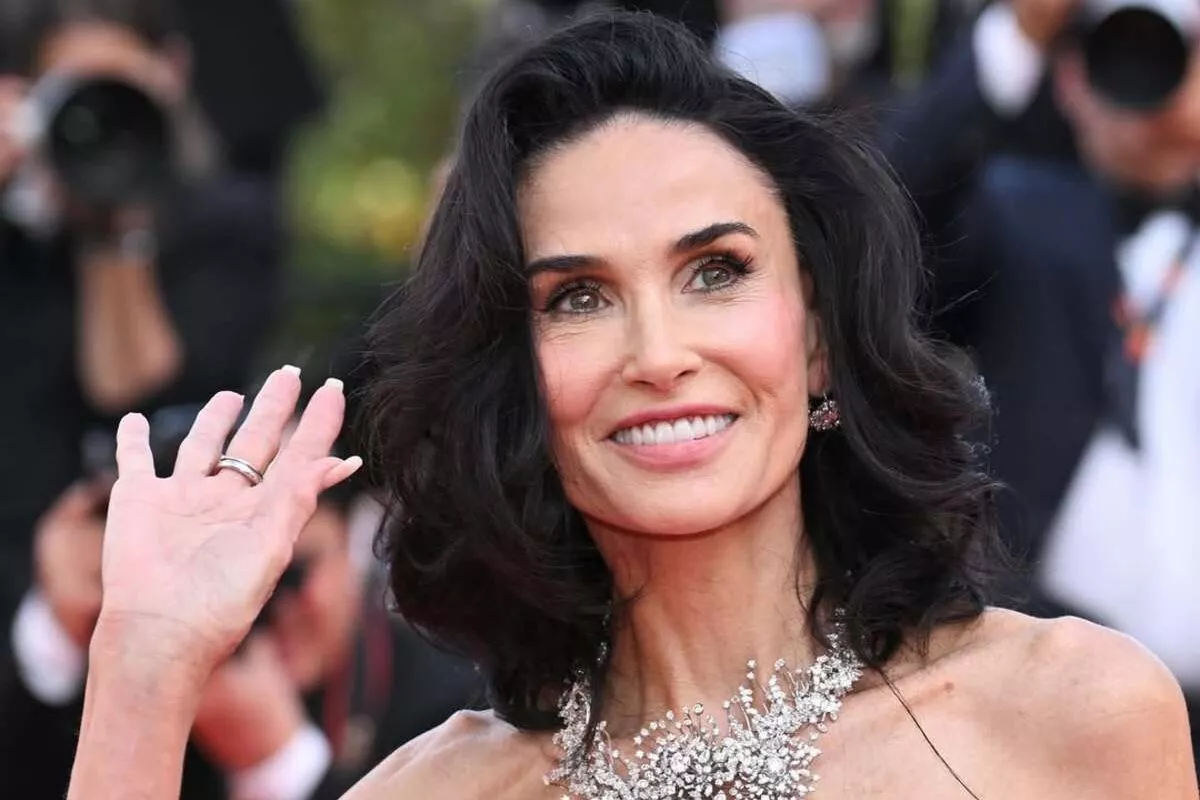 Pola Hidup Demi Moore yang Bantu Jaga Kebugaran Tubuh