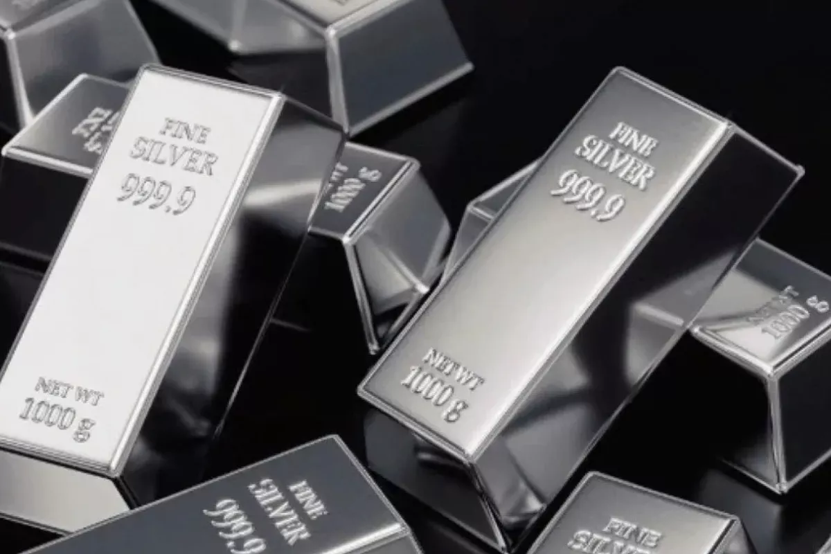 Harga Perak Batangan Antam Naik Menjadi Rp18.500 per Gram
