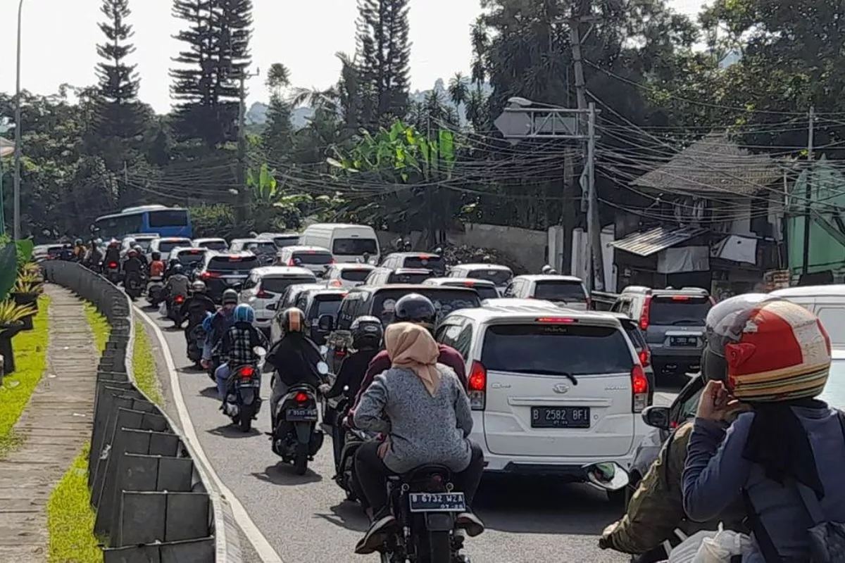 One Way Selesai, Arus Kendaraan ke Puncak Bogor Kembali Padat