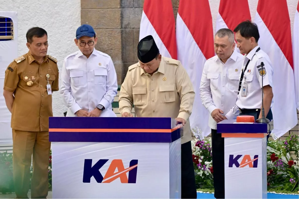 Didampingi Luthfi, Presiden Prabowo Resmikan Stasiun Tawang Semarang