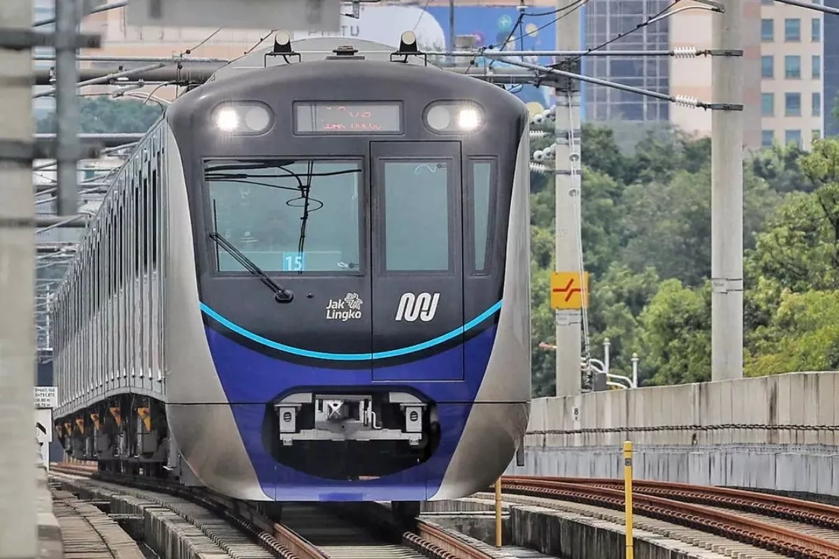 MRT Jakarta Beroperasi Normal Meski Terdampak Abu Vulkanik