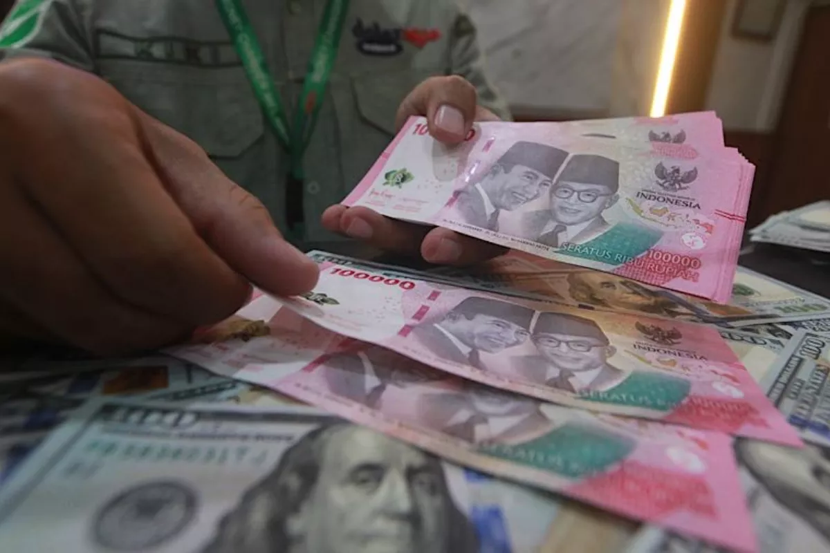Nilai Tukar Rupiah Hari ini Berpotensi Melemah Menuju Rp17.750