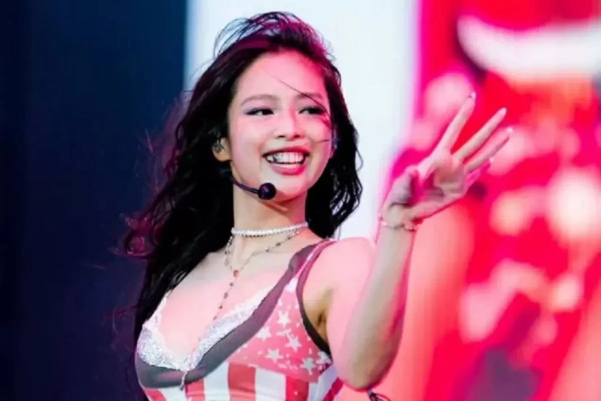 Grillz Mawar Biru Jennie BLACKPINK Viral, Disebut Mirip Gigi Berlubang