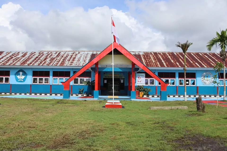 Siswa SMAN 1 Pamona Barat Pelajari Energi Terbarukan di PLTA Poso