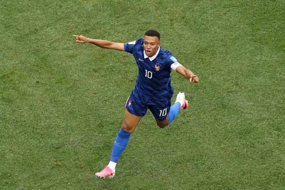 Dua Gol Kylian Mbappe Bawa Prancis Tekuk Irak 3-0