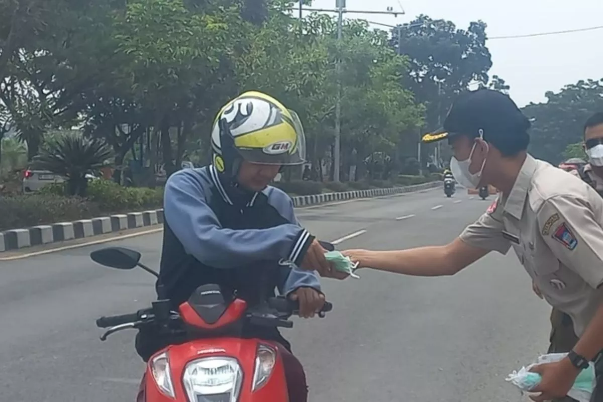 Kemenkes Jamin Pasokan Masker Aman Imbas Erupsi Gunung Anak Krakatau