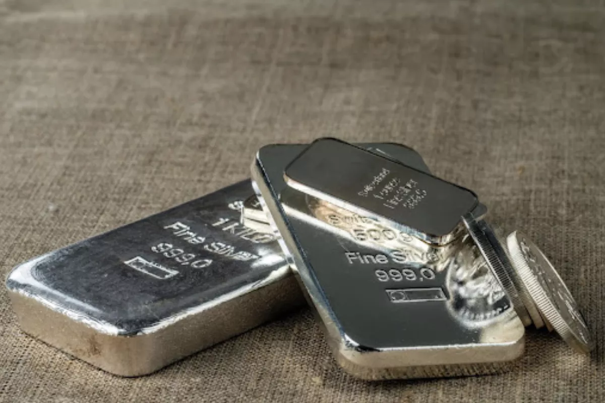 Harga Perak Antam Hari Ini Stabil di Level 43150 per Gram