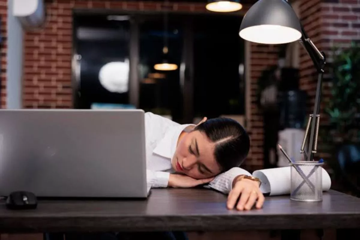 Merasa Sakit Saat di Kantor? Kenali Sick Building Syndrome