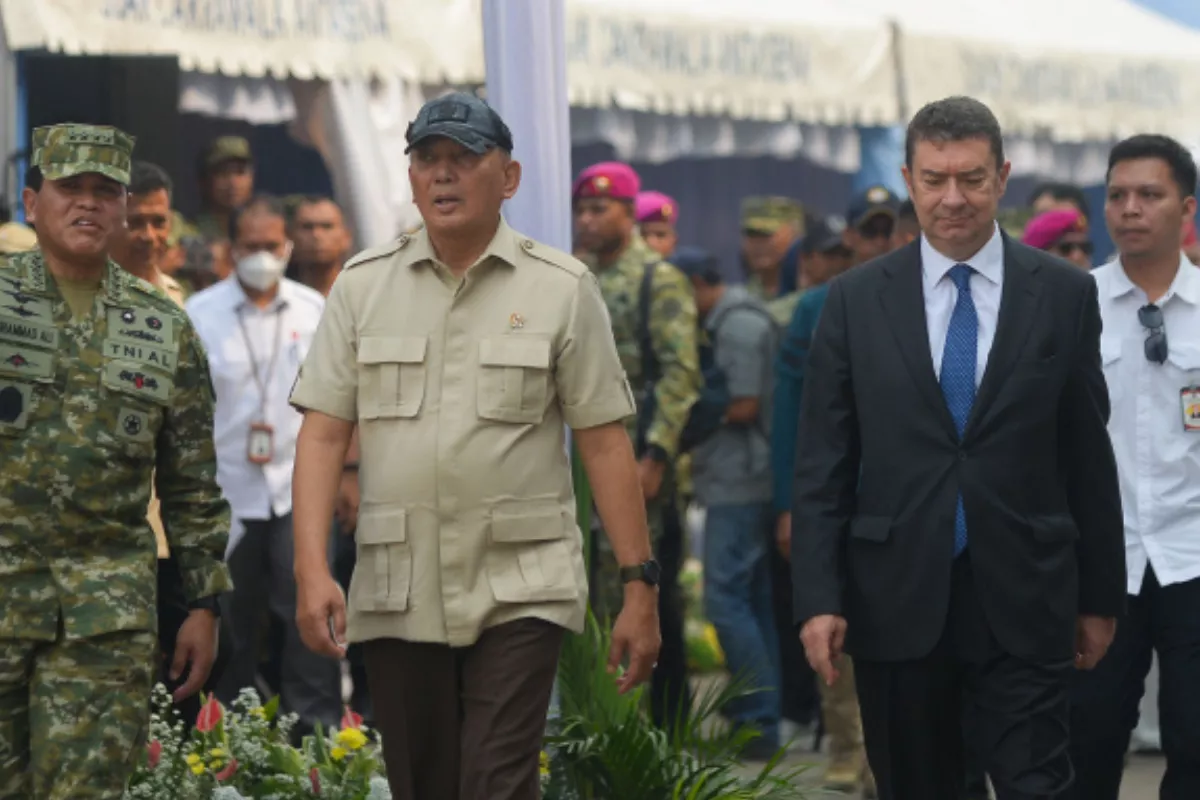 Menhan Bersama Petinggi TNI Sambangi Kapal Induk Giuseppe Garibaldi