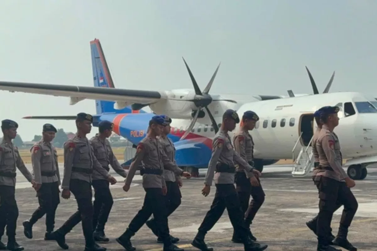 Akses Darat Terputus Bantuan Gempa NTT Dikirim Lewat Jalur Laut Udara