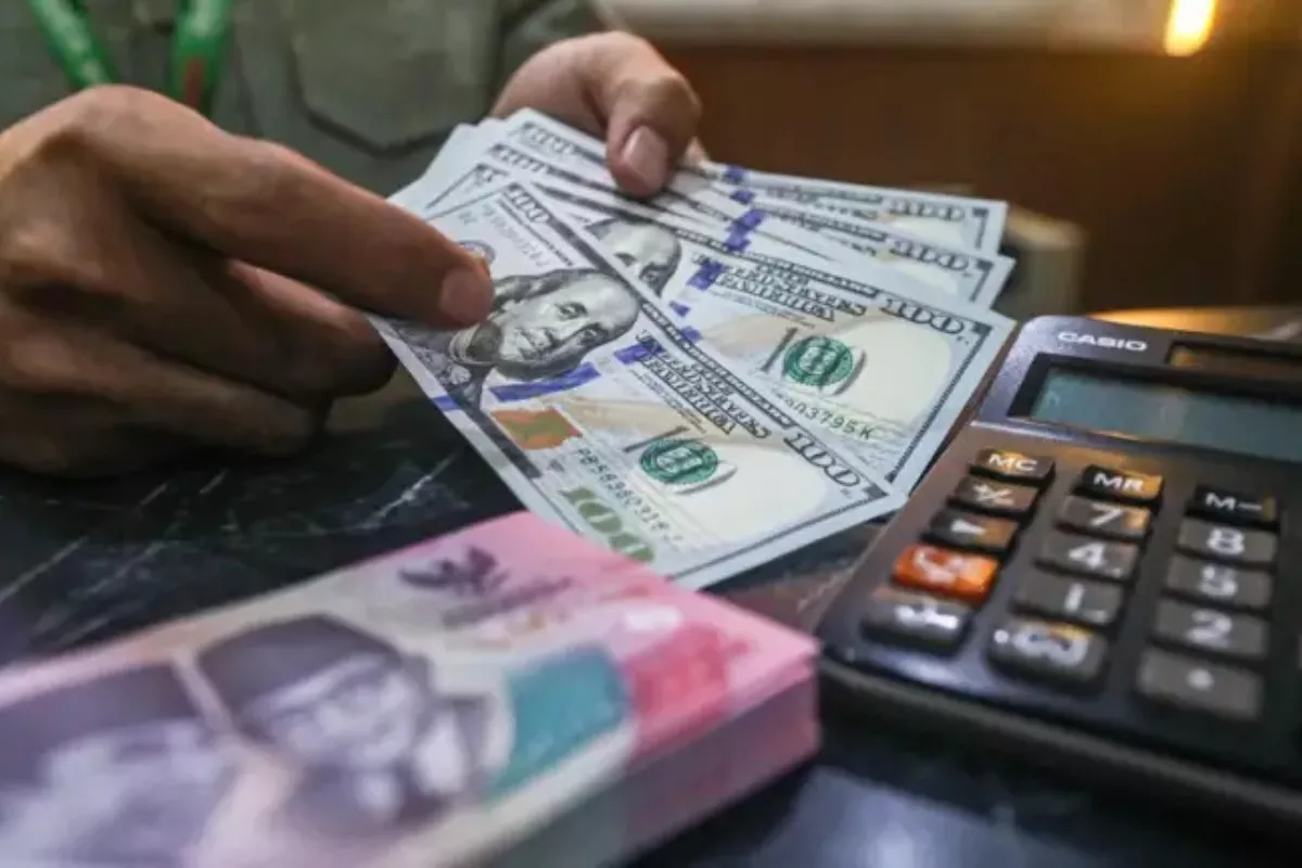 Nilai Tukar Rupiah Pagi Ini Mandek di Posisi Rp17.995 per Dolar AS