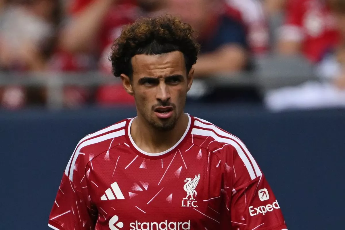 Curtis Jones Dirumorkan ke Inter Milan Usai Saling Follow Bastoni
