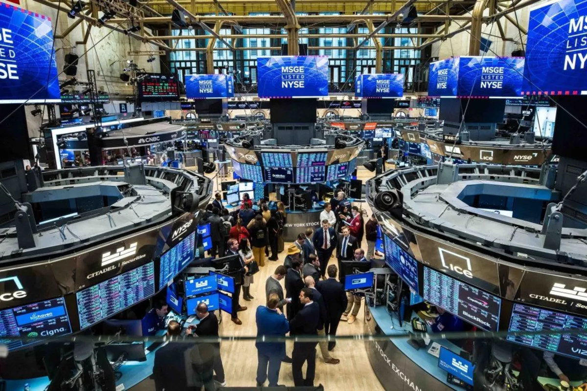 Indeks Wall Street Naik, Saham Semikonduktor Jadi Pendorong Utama