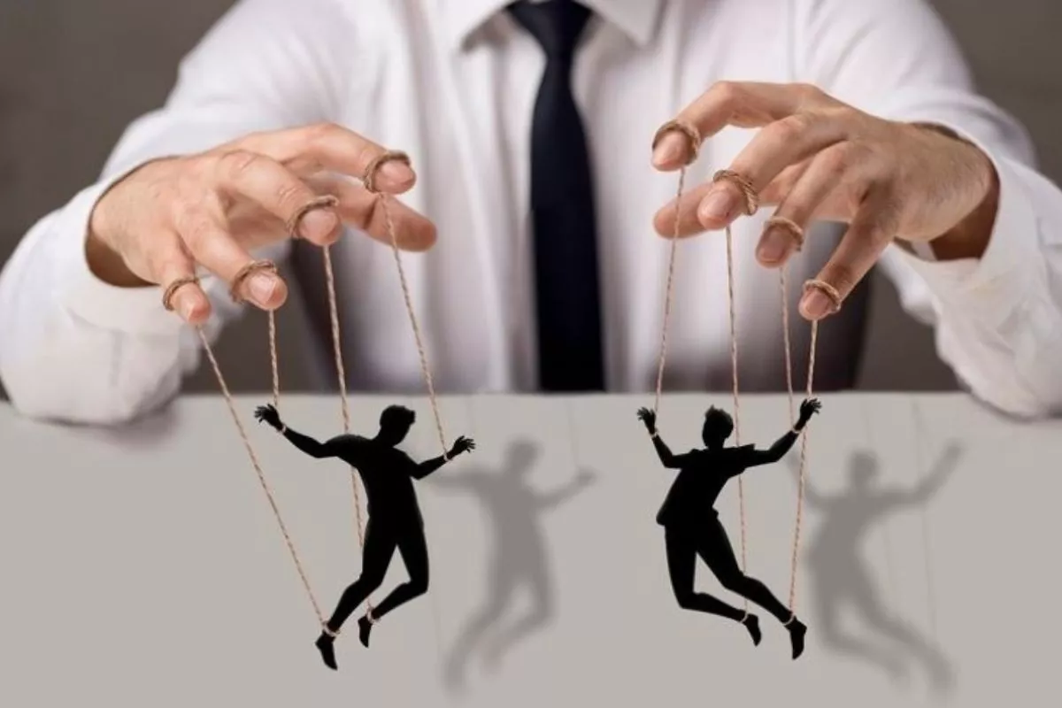 7 Ciri Orang Manipulatif yang Perlu Diwaspadai