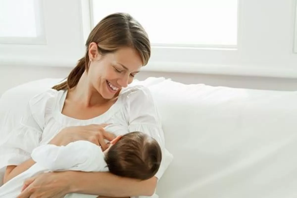 Mengenali 7 Tanda Bayi Cukup ASI dari Frekuensi Menyusu dan BAB
