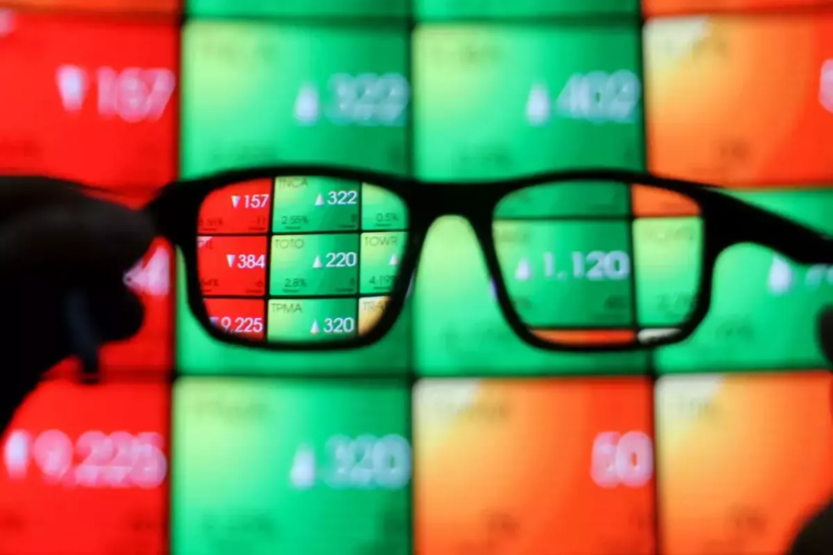 Sentimen Domestik Jadi Tekanan Utama Jatuhnya IHSG ke Level 6.094