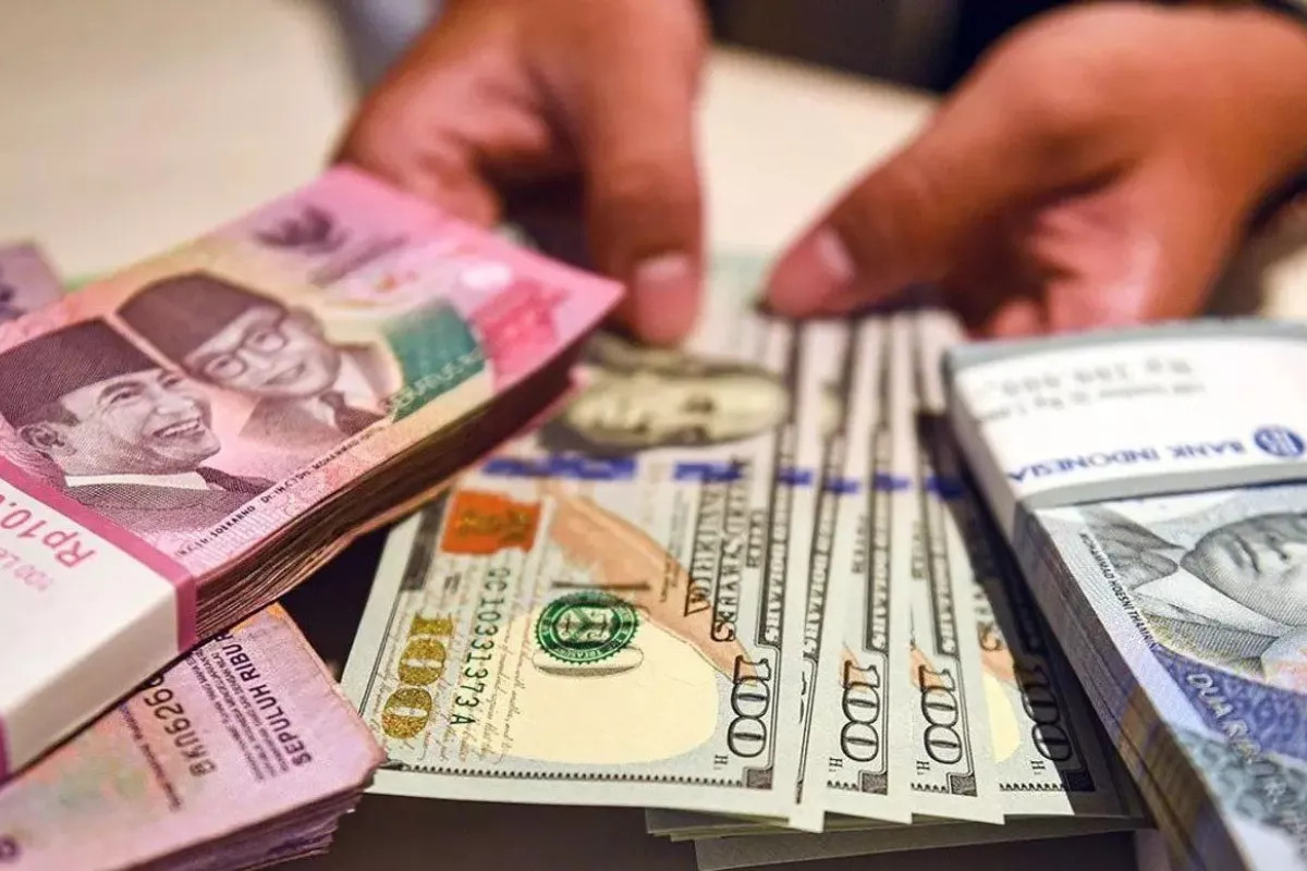 Rupiah Menguat Tipis ke Rp17.724 per Dolar AS pada Senin Pagi Ini